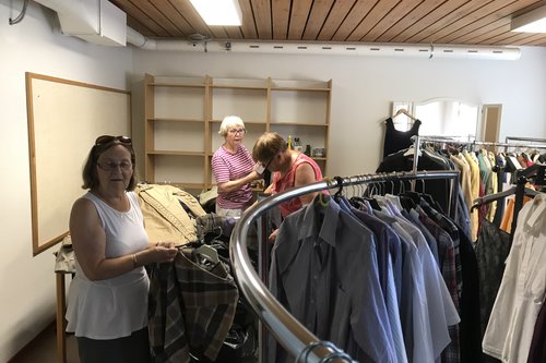 Kirpputori Valkea lähetti