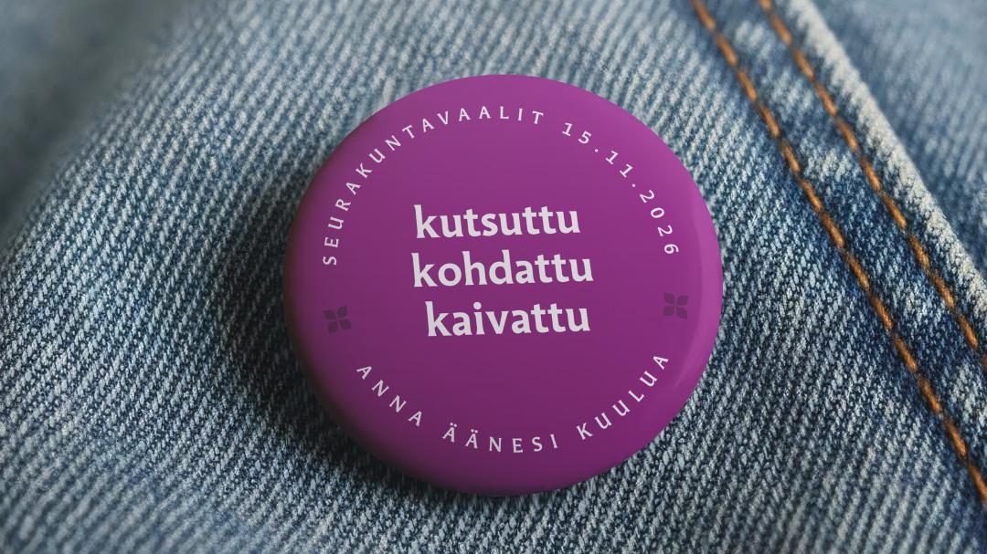 Rintanappi, jossa lukee kutsuttu, kohdattu kaivattu
